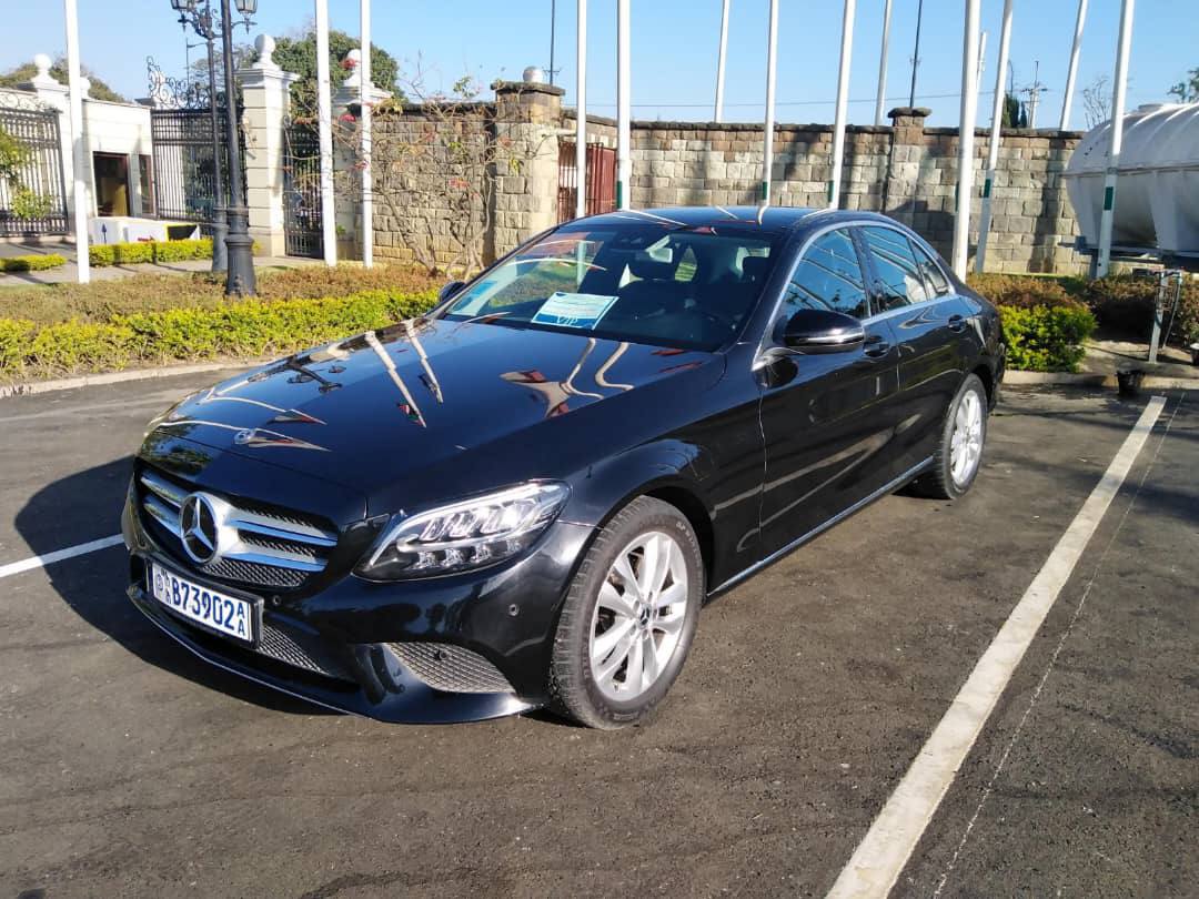 LuxuryMercedes Benz with Chauffeur Service